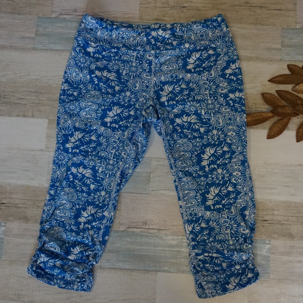 Lola Getts Active Capri Blue Leggings